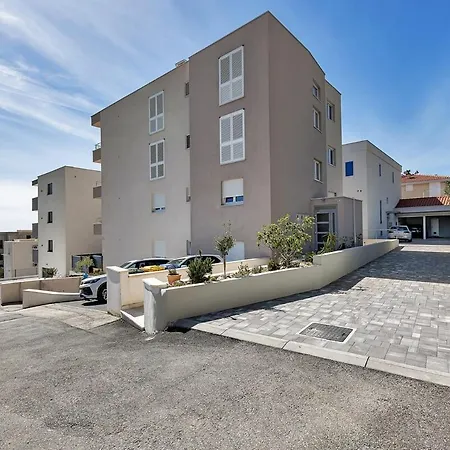 Bamboo House App 4 - Exklusiv Apartment Makarska